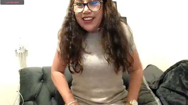 Онлайн чат XXX MirandaLatinaLovely