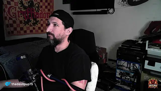 DevilPup75_ লাইভ XXX চ্যাট