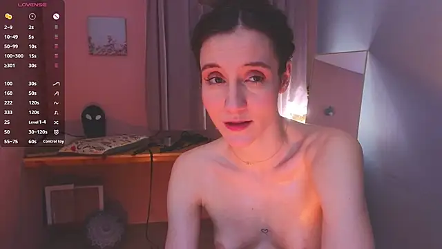 laracroftmansion 现场XXX聊天