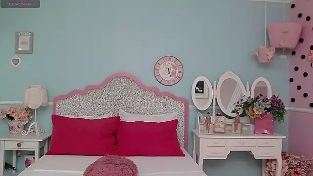 Онлайн чат XXX LuisaFaye