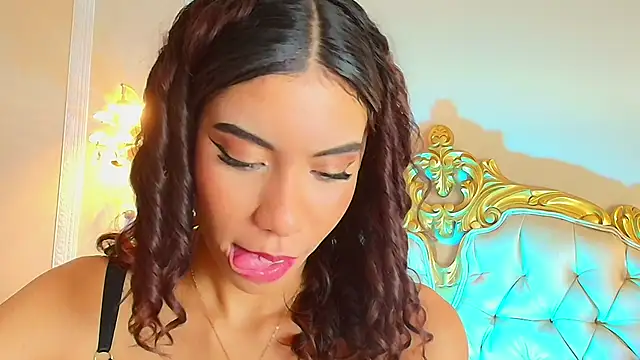 XXX chat uživo modela BellaHarpeer