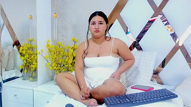 NoaSkyy Live XXX-chat