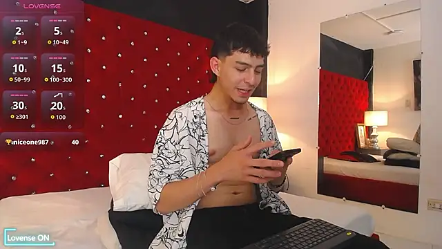 Logan_Woods Webcamshow