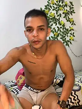 Chat +18 de adan_jp ao vivo