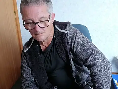 daddy_man 即時 XXX 聊天