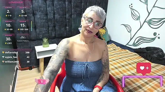 Chat XXX en directo de Charlotte__Gray