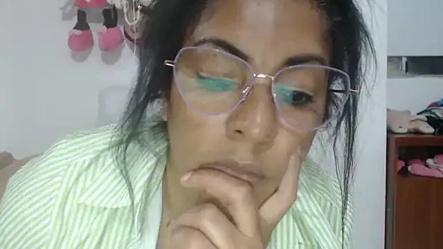 kateleyagrey Chat XXX in diretta