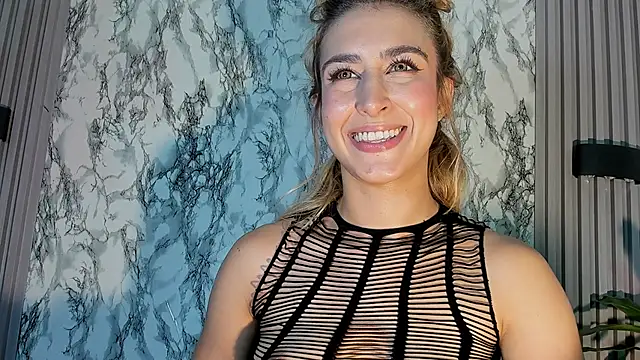 Dulcineaa_22 Show in webcam