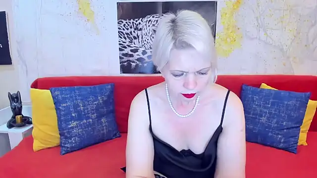 BeautyName Adlı Modelin Canlı XXX Sohbeti