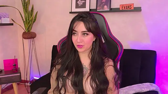 EmmyEvans1 Chat XXX live