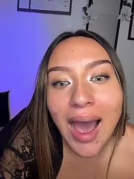 IamDennis Live XXX Chat