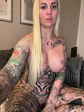 CoraDiamond Chat XXX live