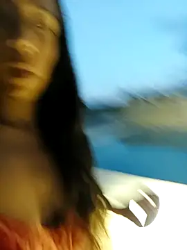 LucyNatural's Live XXX Chat