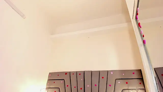 Chat +18 de Maia_520 ao vivo