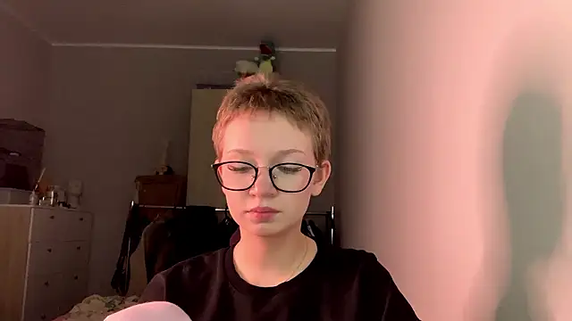 makeyousense's Live XXX Chat