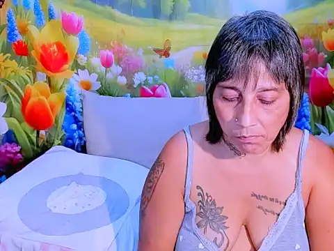 indianroxy's Live XXX Chat