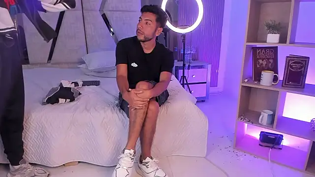 LiamDeep Adlı Modelin Canlı XXX Sohbeti