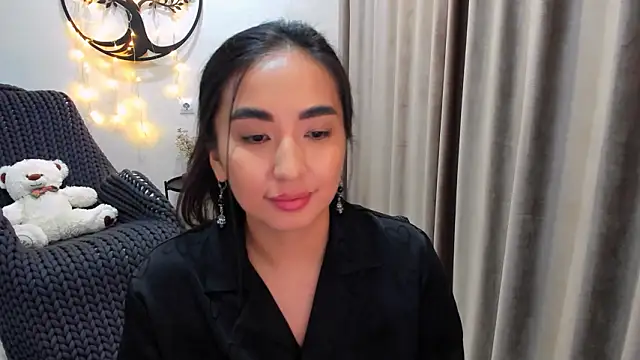 worldofkim Adlı Modelin Canlı XXX Sohbeti