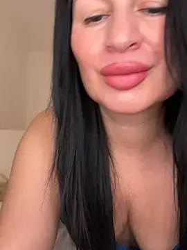 Tina8088 Adlı Modelin Canlı XXX Sohbeti