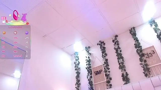 Tiffanygh_ Adlı Modelin Canlı XXX Sohbeti