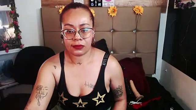 Chat XXX en directo de MIA__SPENCER