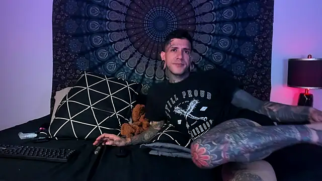 cleoo_jhonny Adlı Modelin Canlı XXX Sohbeti