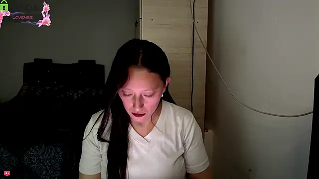 Show modela Sunshine_e na web-kameri