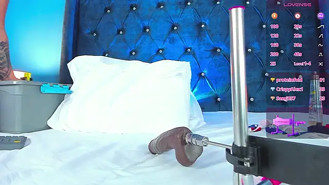 Issa_Clark01 élő XXX-chatje