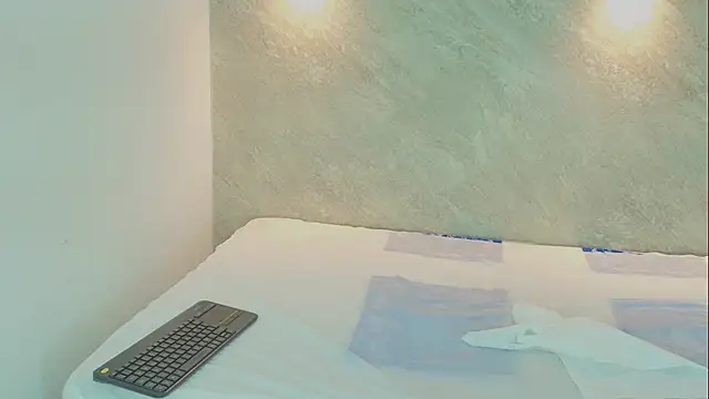 Emmy_lander1 Adlı Modelin Canlı XXX Sohbeti