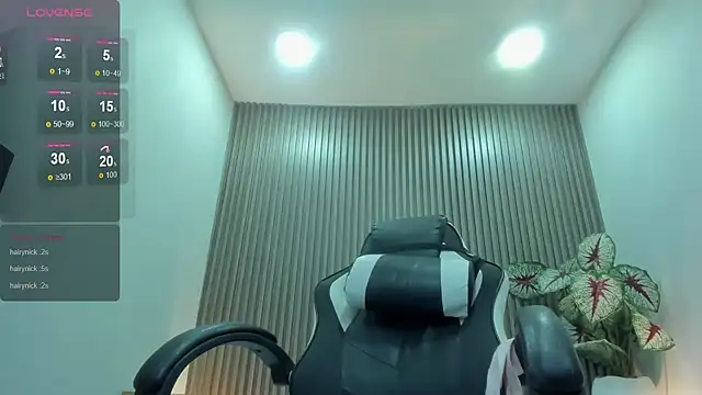 ayla13_ élő XXX-chatje