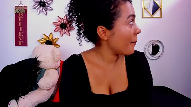 Chatroom XXX en direct de paolitakens