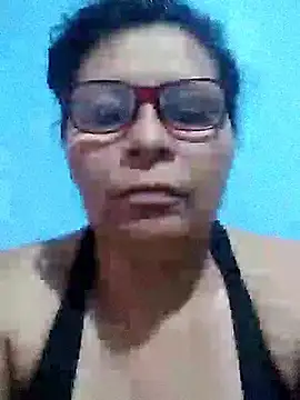 Amarantha25 Adlı Modelin Canlı XXX Sohbeti