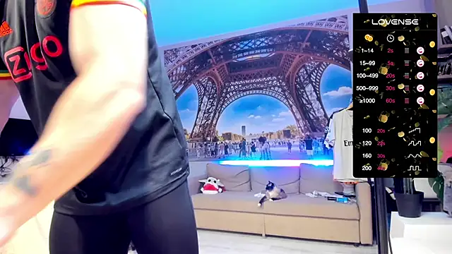 kingjamesuk: διαδικτυακό σόου στην κάμερα