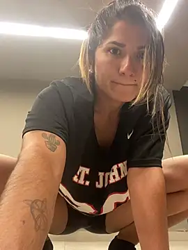 AlejandritaMilano élő XXX-chatje