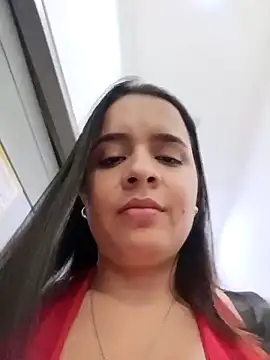 Julieth_hot-69's Live XXX Chat