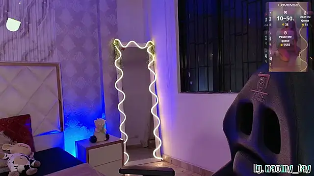 Naomy_tay1: απευθείας συνομιλία ΧΧΧ