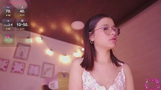 Lana_Dreams_ Adlı Modelin Canlı XXX Sohbeti