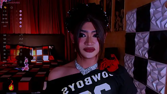 Онлайн чат XXX AthisaMooreTS