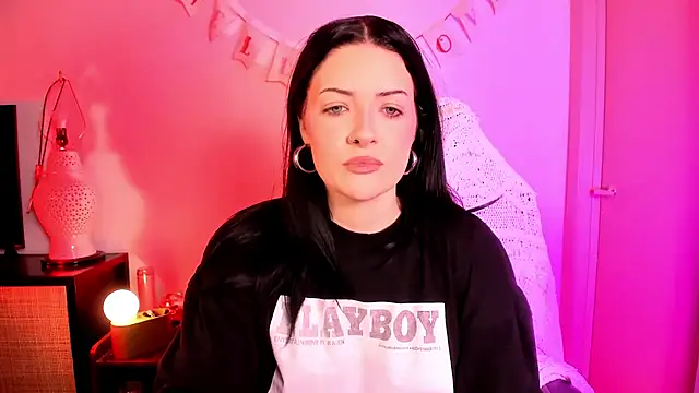 MelroseStrip Adlı Modelin Canlı XXX Sohbeti