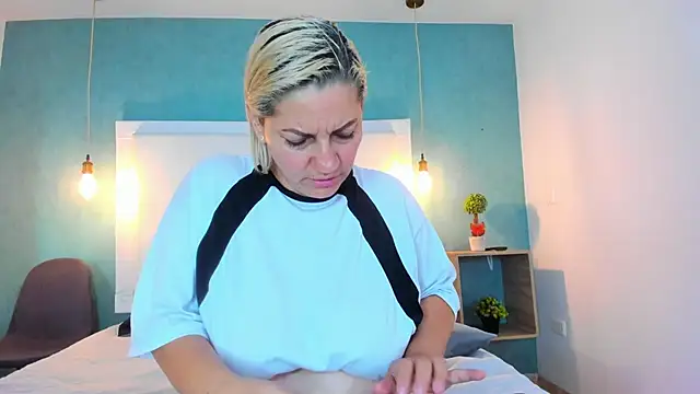 Heidy_milf Chat XXX in diretta