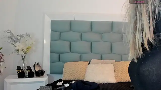 Živý XXX chat MiaMancini