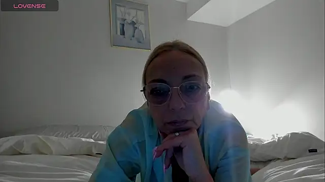 دردشة BaditaLuna الجنسية المباشرة