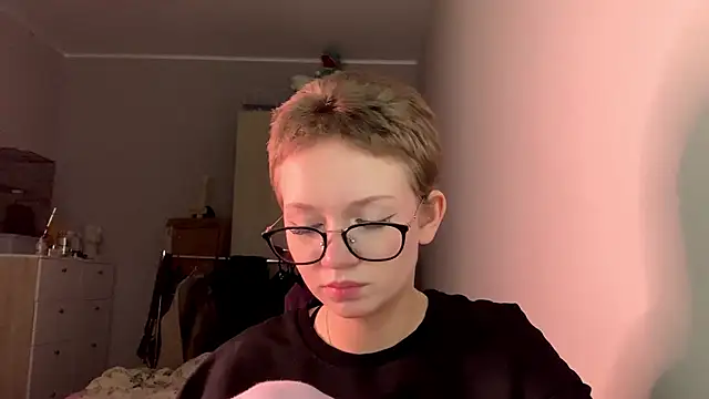 makeyousense's Live XXX Chat