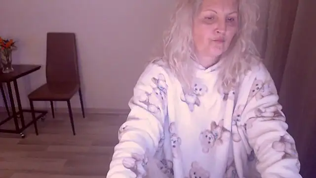 Divineblond's Live XXX Chat