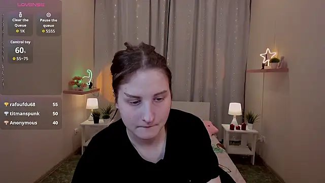 XXX chat uživo modela KiraDuvall