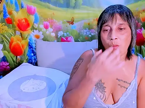 Chat +18 de indianroxy ao vivo