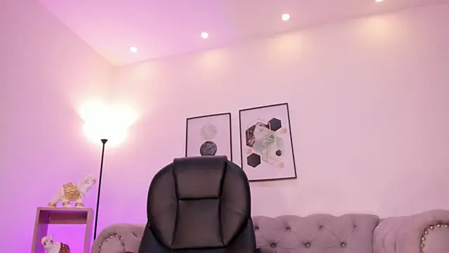 miavegas1 Adlı Modelin Canlı XXX Sohbeti