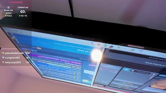 MiiaaCollinssのウェブカメラショー