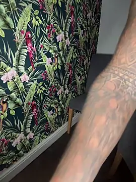 Big-Tits696969 লাইভ XXX চ্যাট