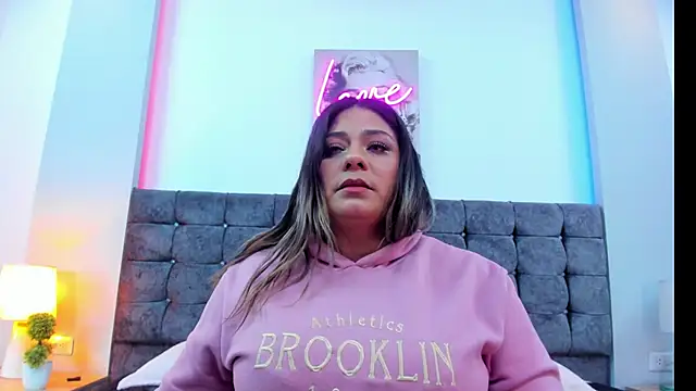 isabella_horney_ Chat XXX live